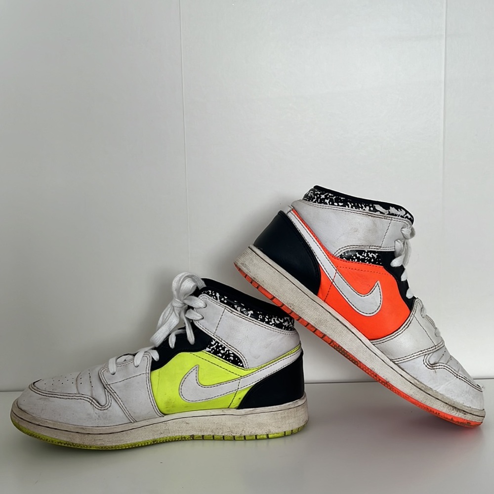 2020 Air Jordan 1 Mid GS ‘Notebook’